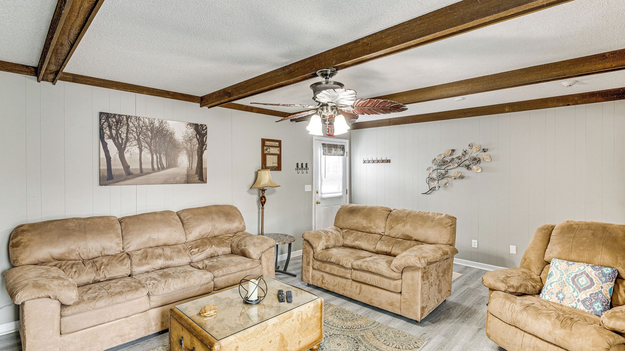 Photo of Livingroom in Gadsden