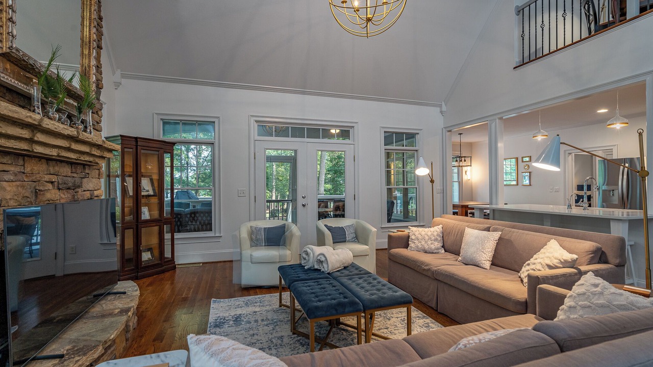 Photo of Livingroom in Eatonton