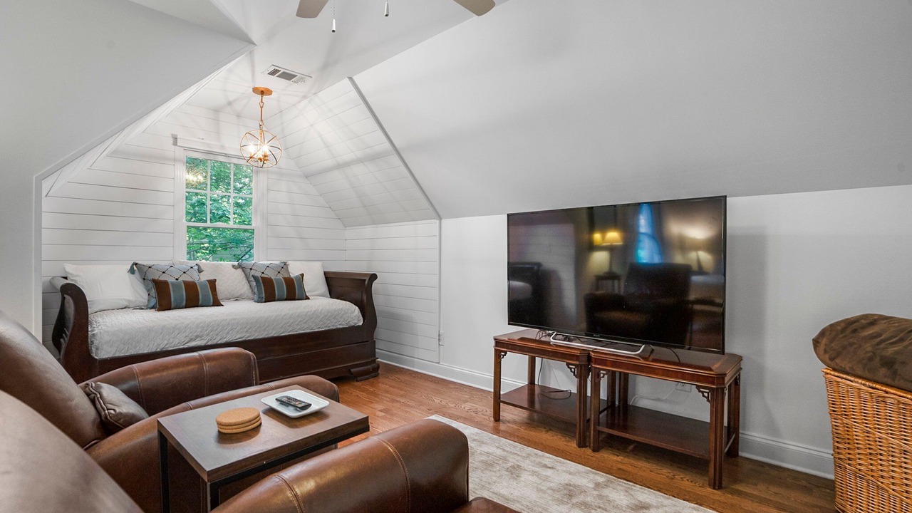 Photo of Livingroom in Eatonton