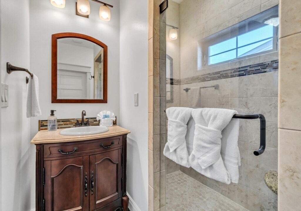 Photo of Bathroom in Tang-O-Mar