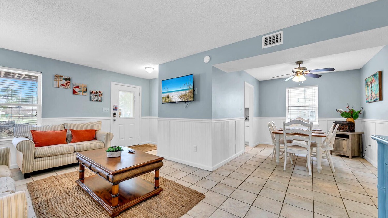 Photo of Livingroom in Kiska Beach