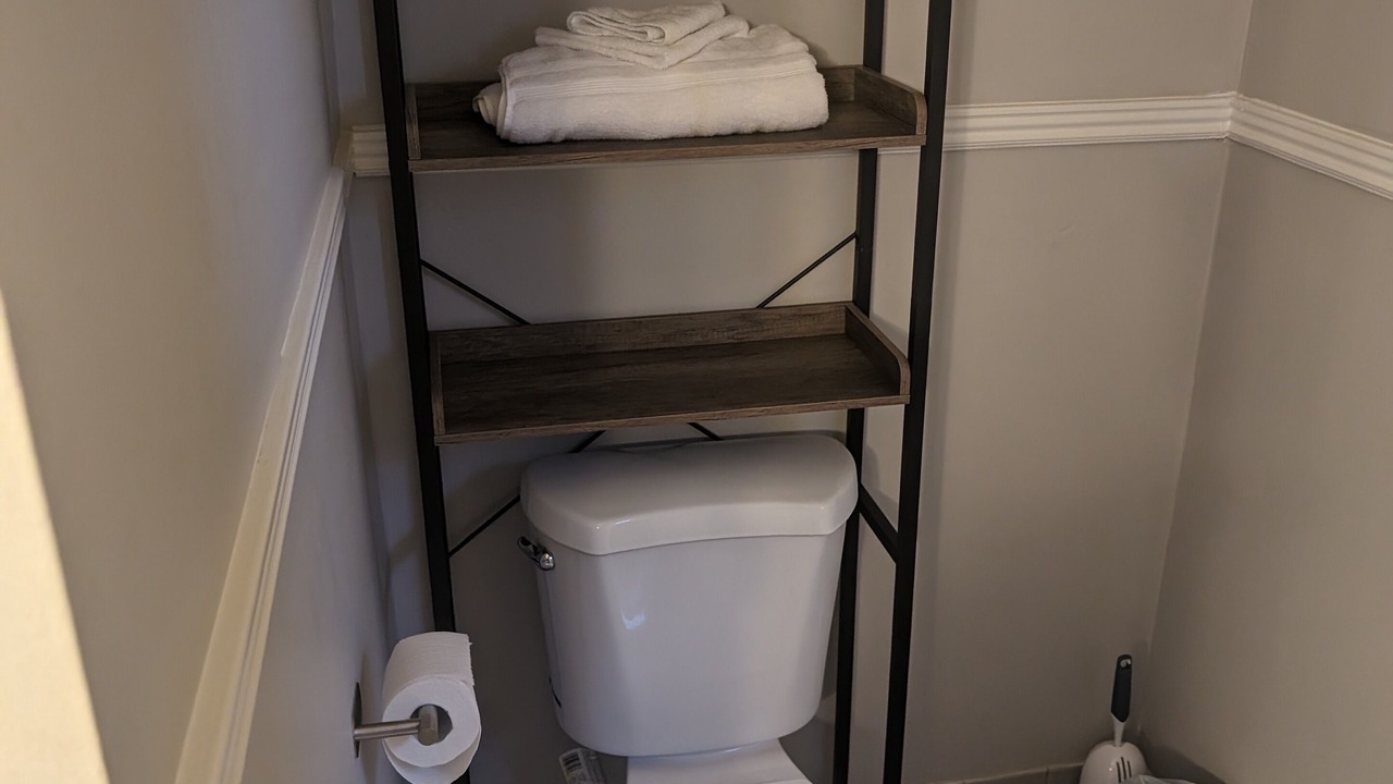 Photo of Bathroom in Gunter Afs