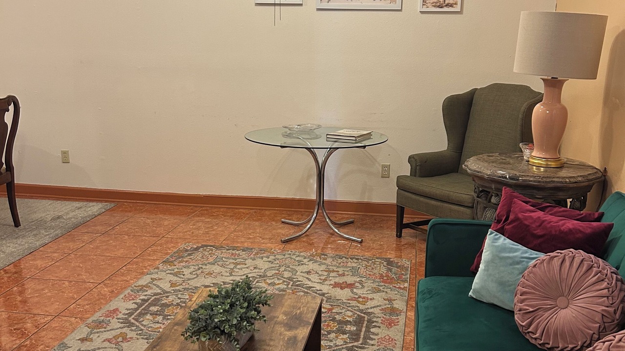 Photo of Livingroom in Holy Cross District