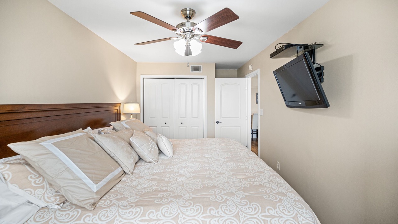 Photo of Bedroom in Gulf Shores