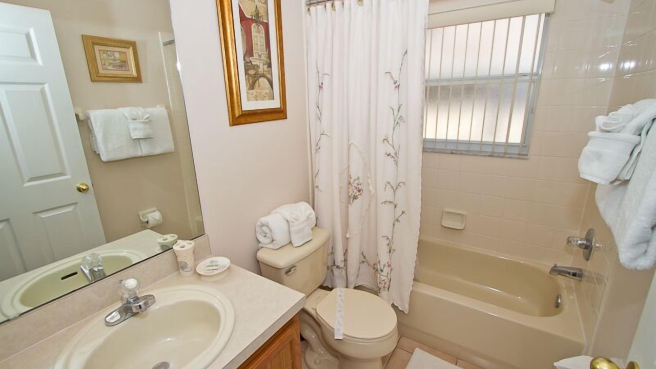 Photo of Bathroom in Davenport