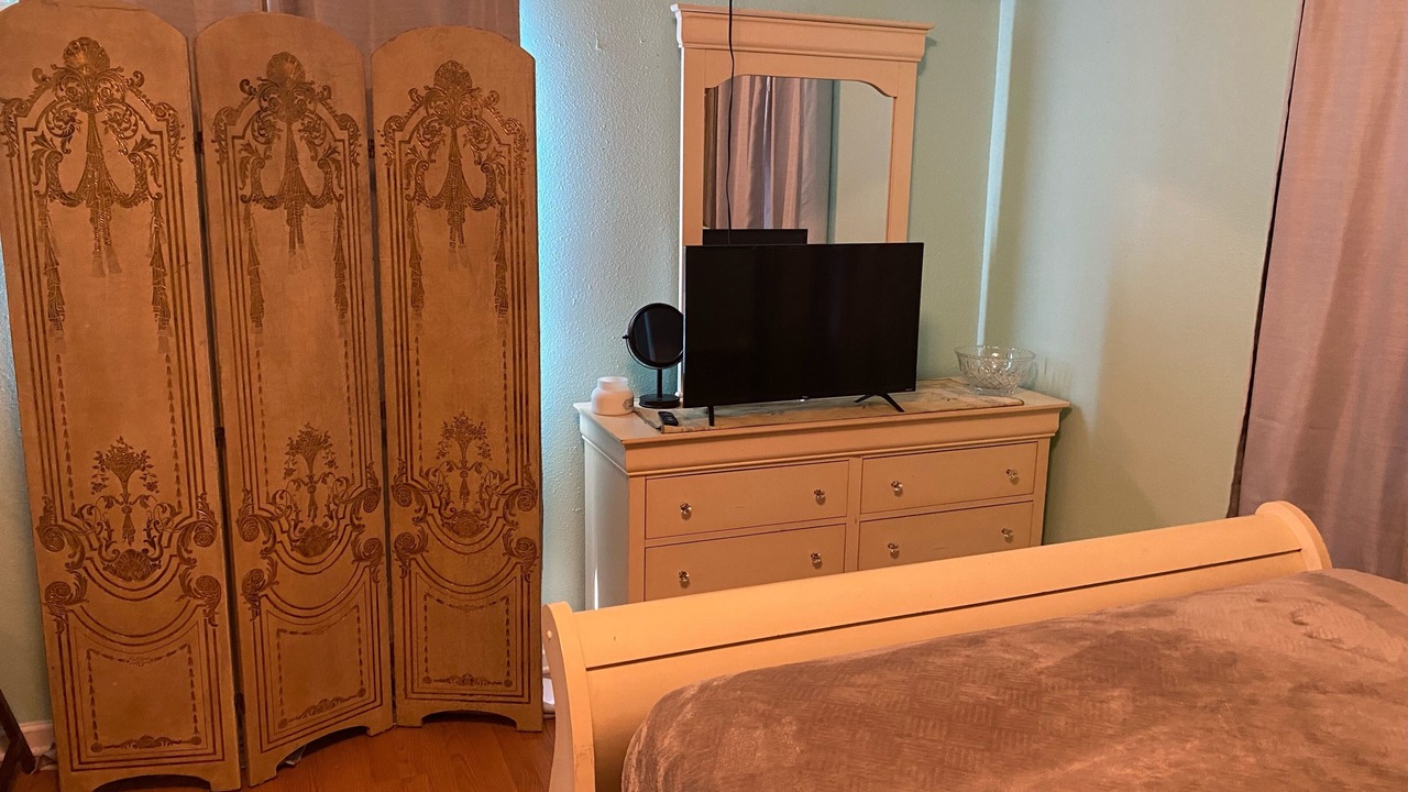 Photo of Bedroom in Kenner - Louis Armstrong International Airport