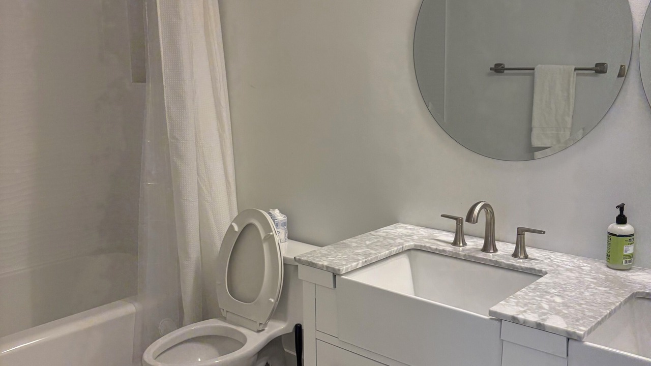 Photo of Bathroom in Melrose on the Beach