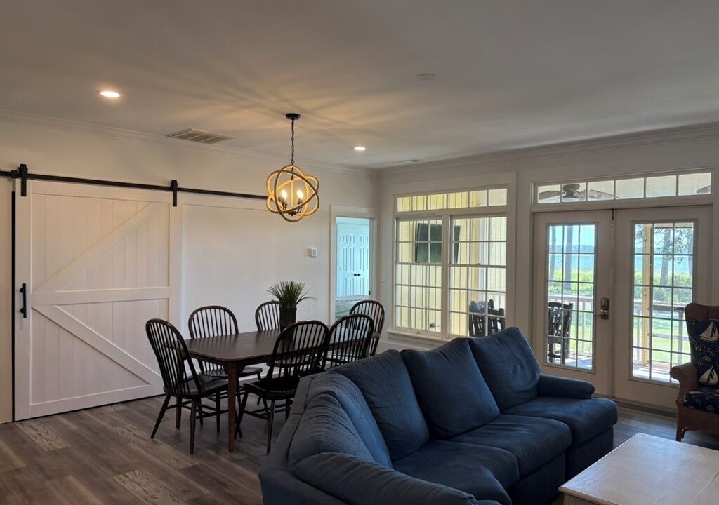 Photo of Livingroom in Melrose on the Beach