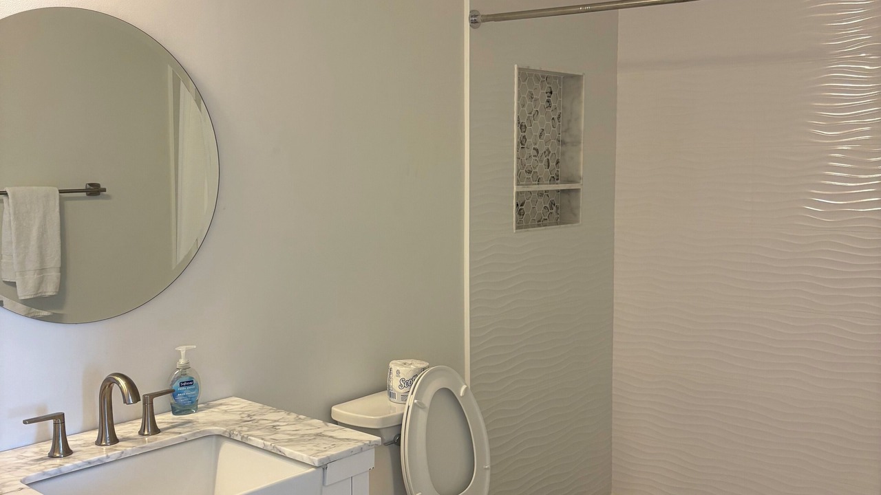 Photo of Bathroom in Melrose on the Beach