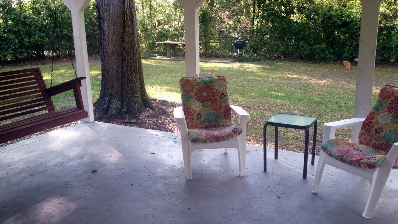 Photo of Outdoor in Putnam Hall