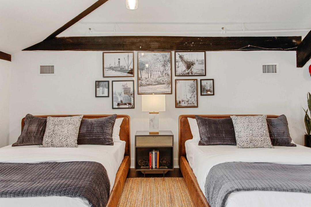 Photo of Bedroom in Historic District - North