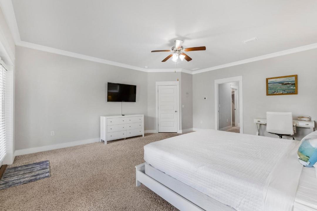 Photo of Bedroom in Ono Island