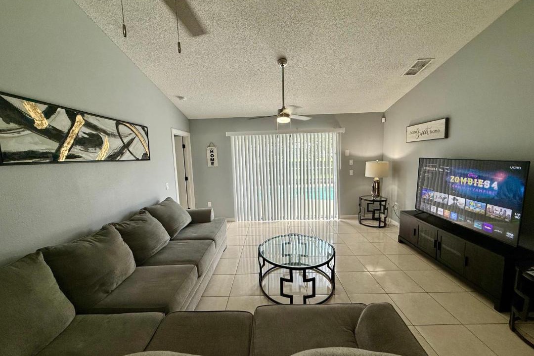 Photo of Livingroom in Florida Pines