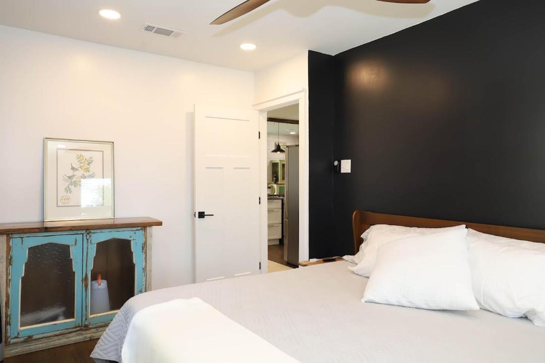 Photo of Bedroom in Navy Point