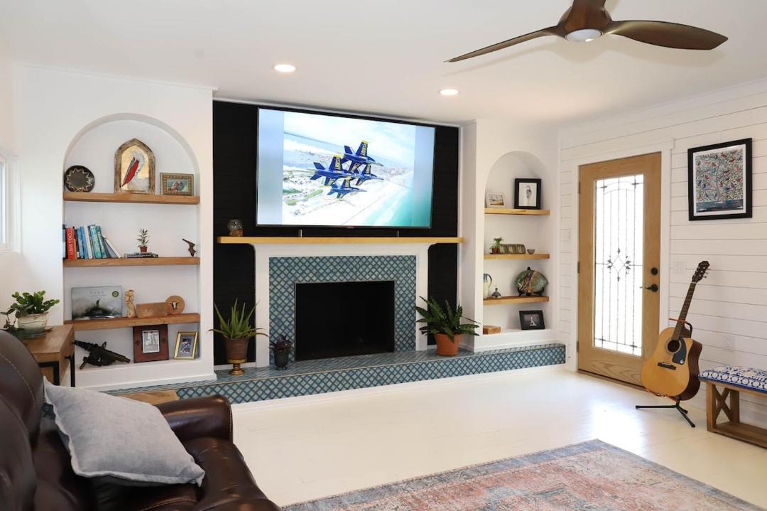 Photo of Livingroom in Navy Point