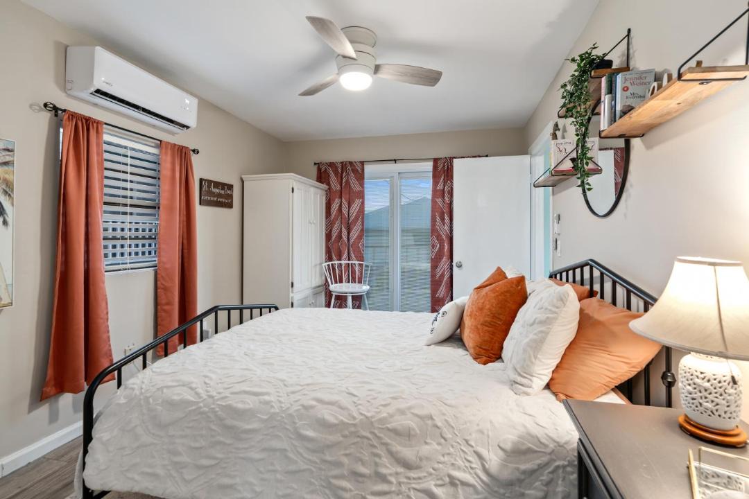 Photo of Bedroom in Crescent Beach