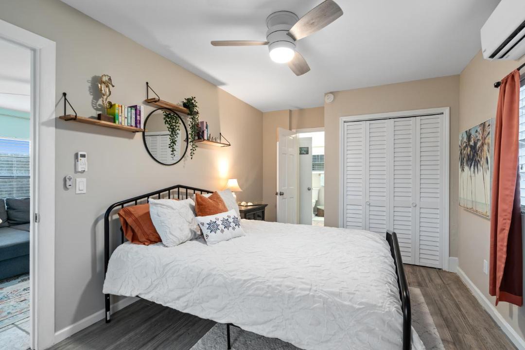 Photo of Bedroom in Crescent Beach