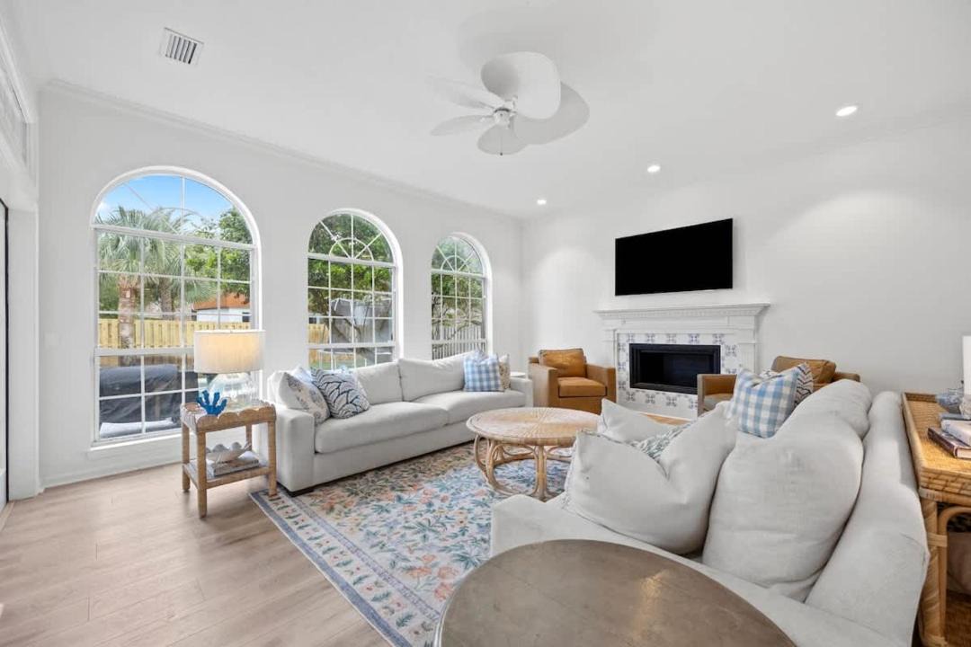 Photo of Livingroom in Jacksonville Beach