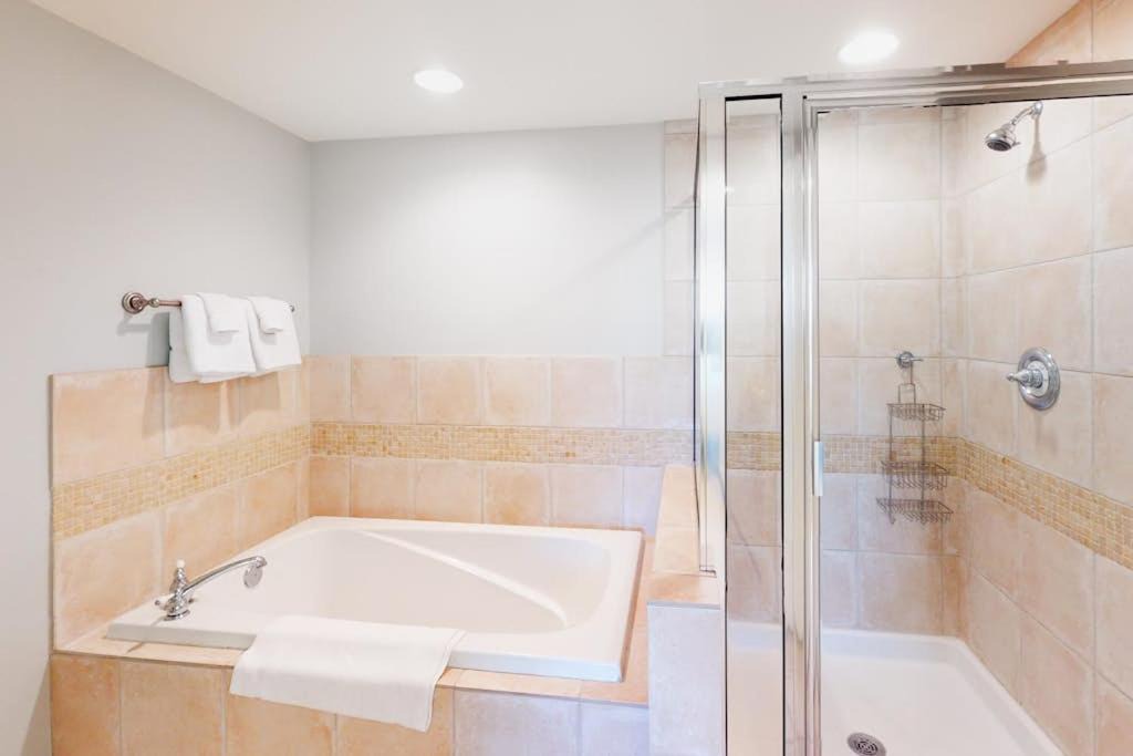 Photo of Bathroom in Baytowne Wharf