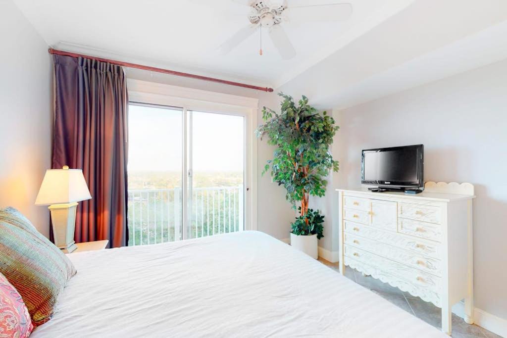 Photo of Bedroom in Baytowne Wharf