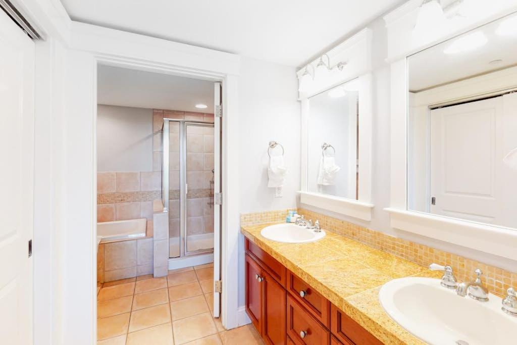 Photo of Bathroom in Baytowne Wharf