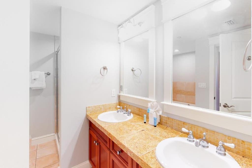 Photo of Bathroom in Baytowne Wharf