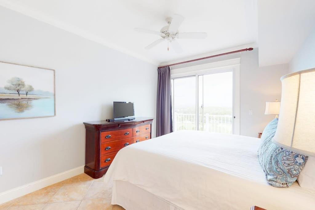 Photo of Bedroom in Baytowne Wharf