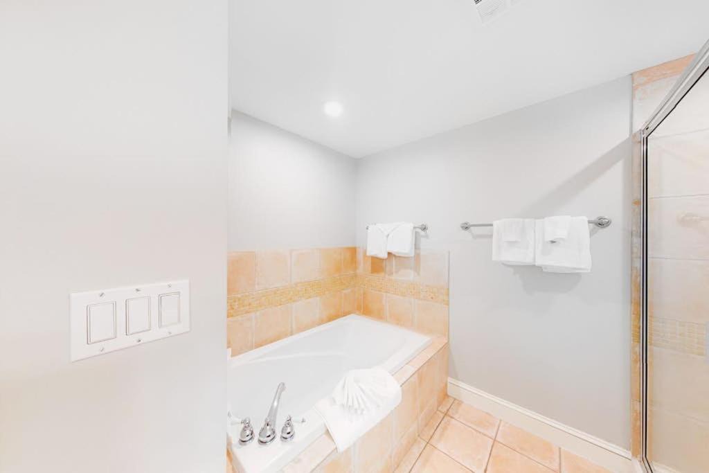 Photo of Bathroom in Baytowne Wharf