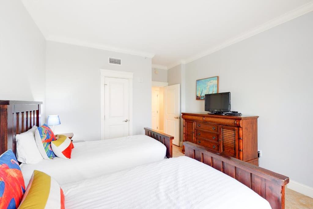 Photo of Bedroom in Baytowne Wharf