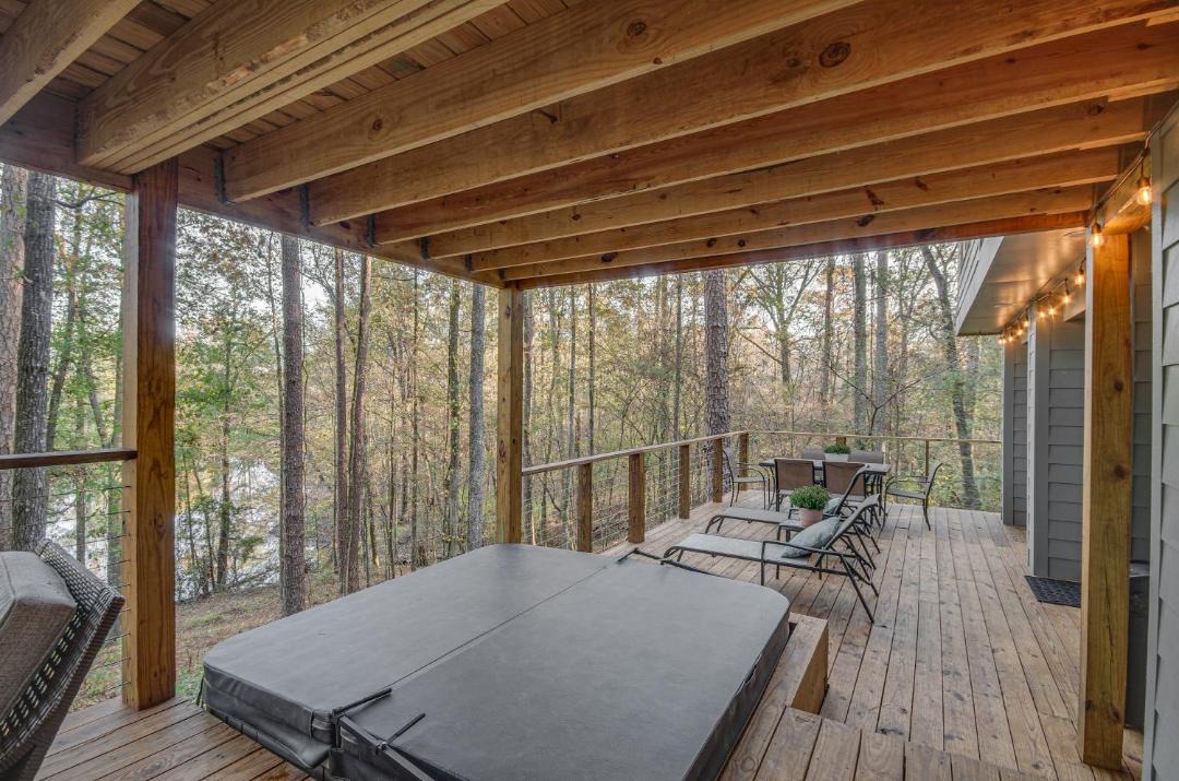 Photo of Patio Balcony in Tougaloo