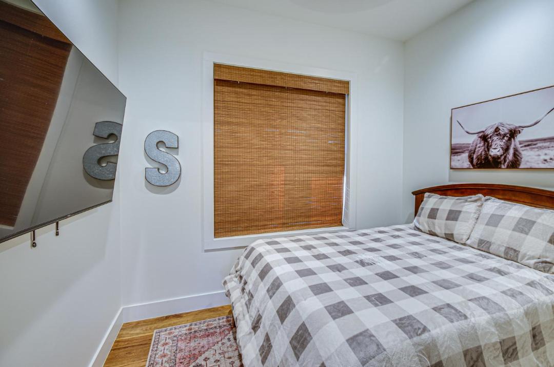 Photo of Bedroom in Tougaloo