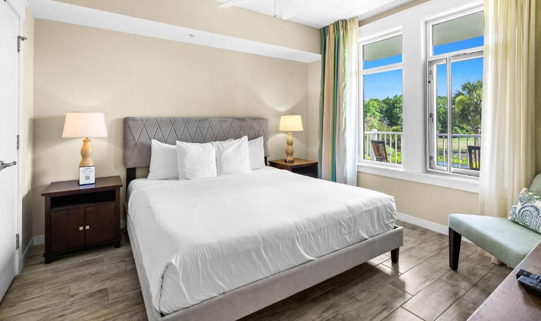 Photo of Bedroom in Baytowne Wharf