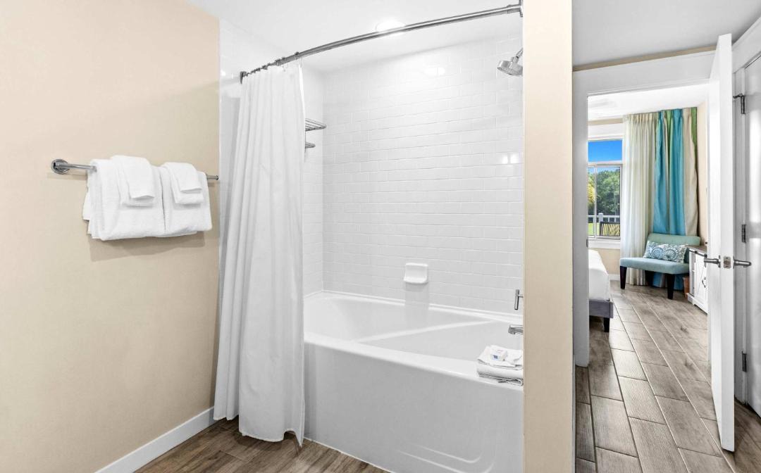 Photo of Bathroom in Baytowne Wharf