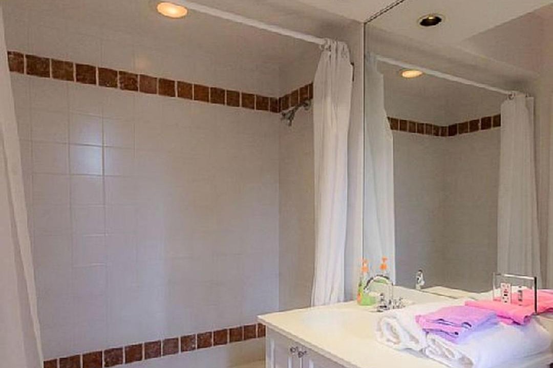 Photo of Bathroom in East Side