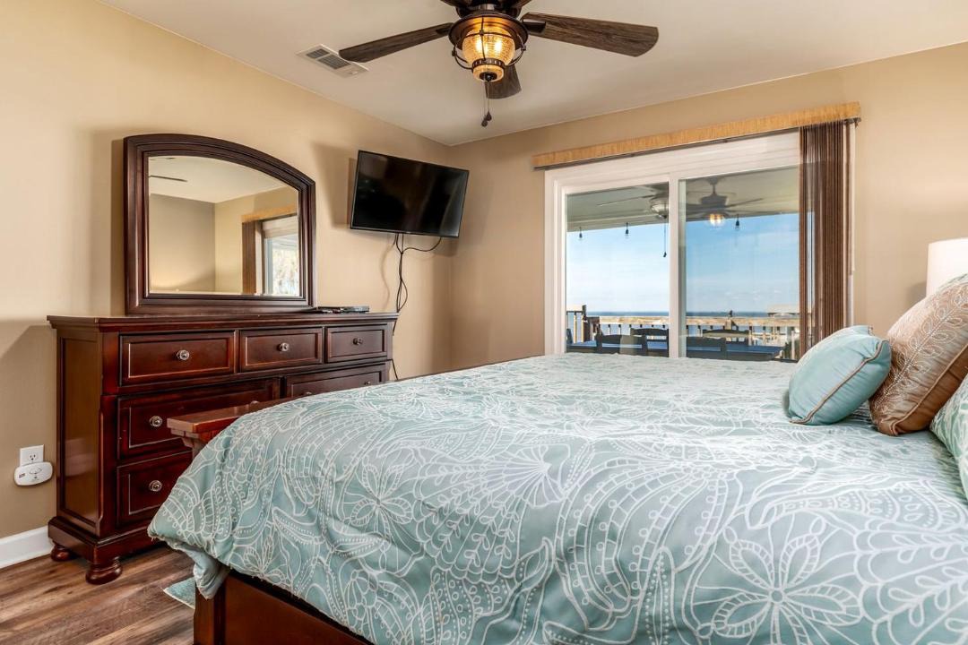 Photo of Bedroom in Silver Cay