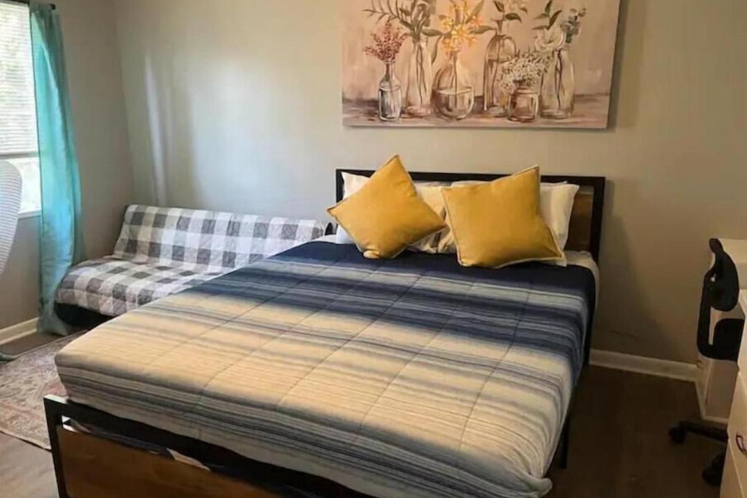 Photo of Bedroom in Valdosta