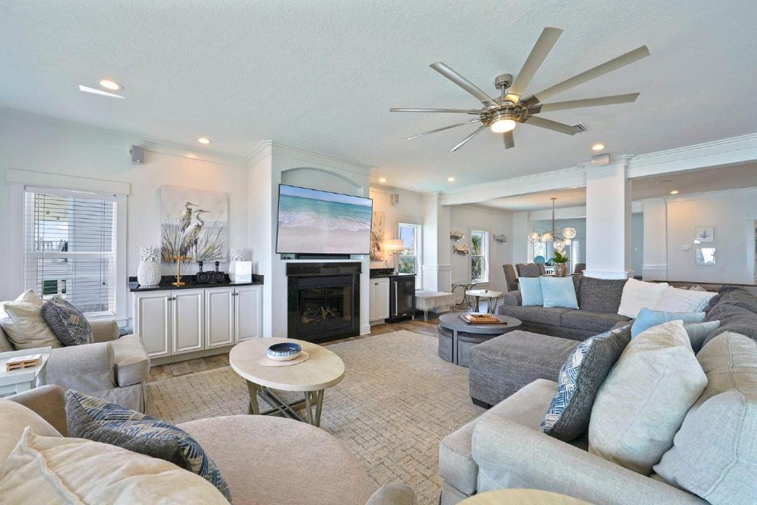 Photo of Livingroom in Tang-O-Mar