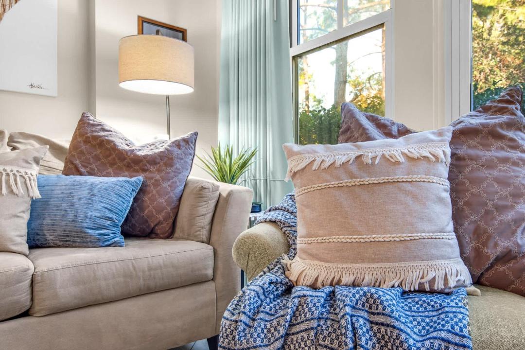 Photo of Livingroom in Baytowne Wharf