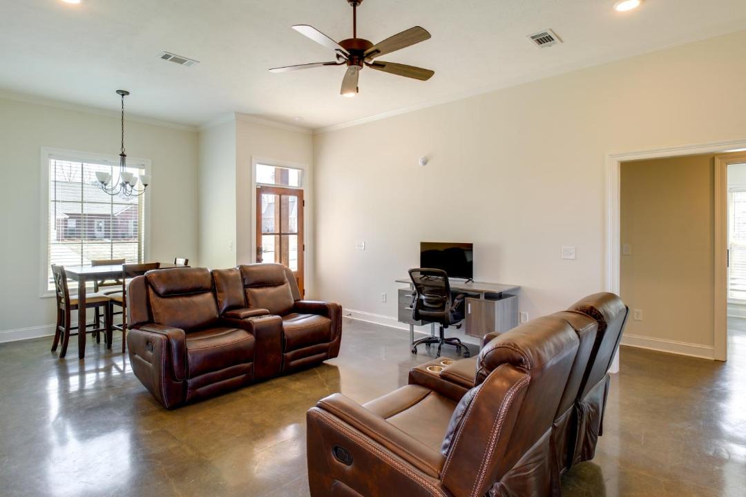 Photo of Livingroom in Canton