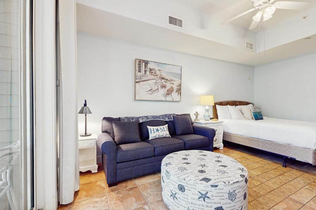 Photo of Bedroom in Baytowne Wharf