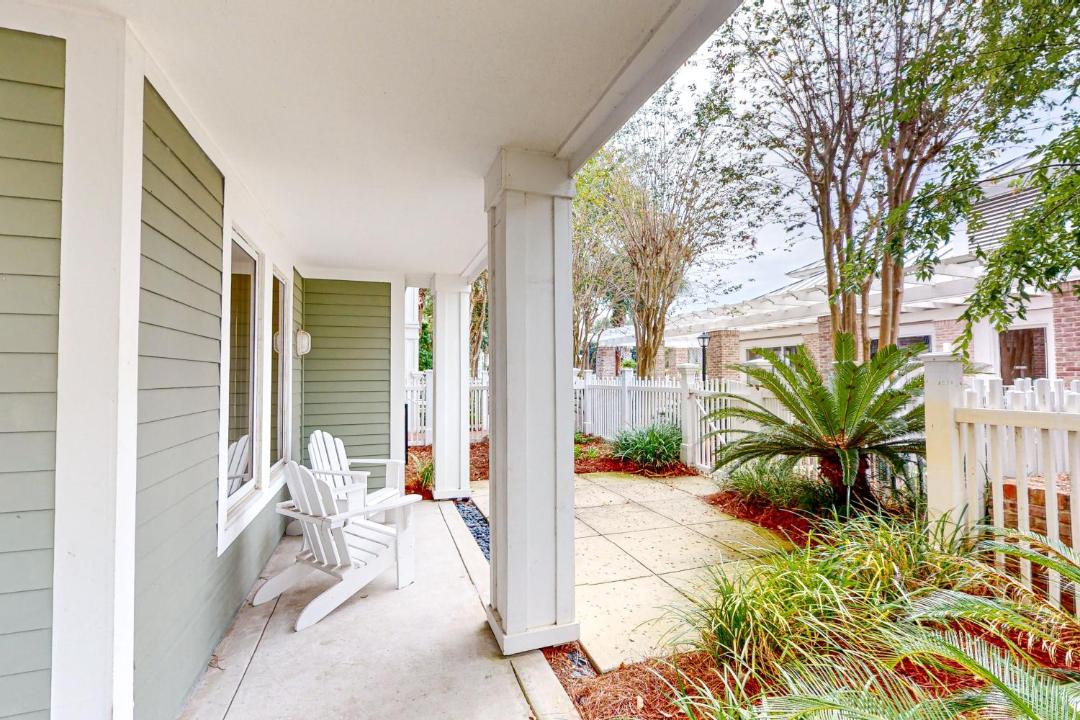 Photo of Patio Balcony in Baytowne Wharf