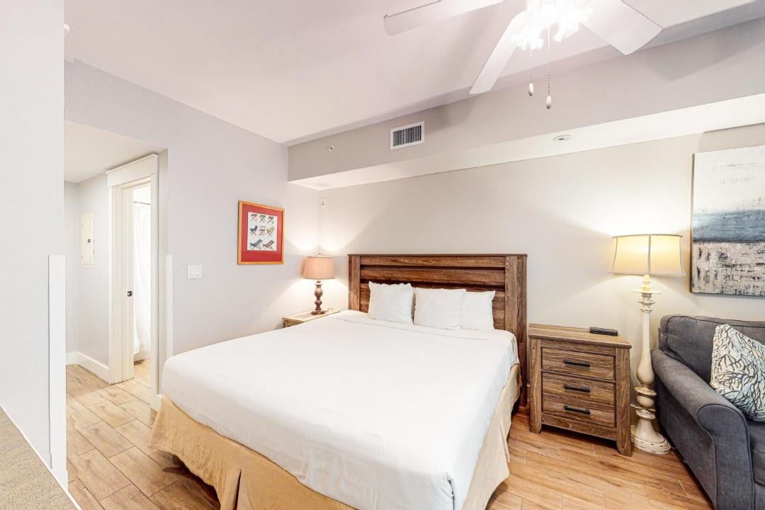 Photo of Bedroom in Baytowne Wharf