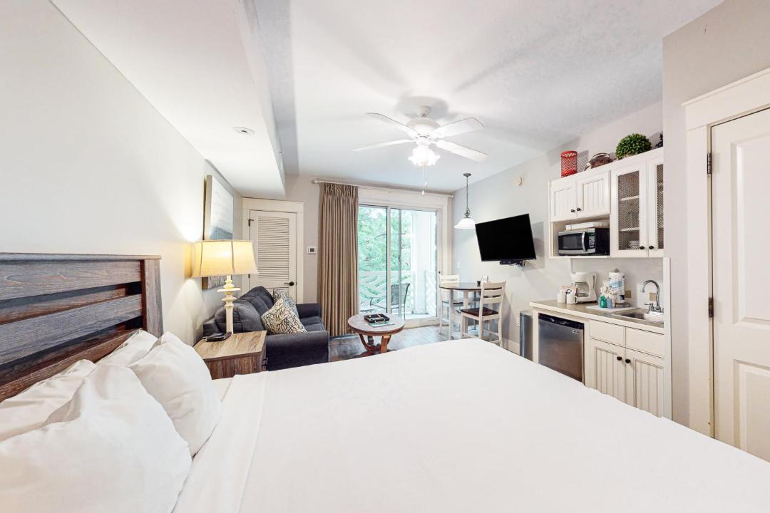 Photo of Bedroom in Baytowne Wharf