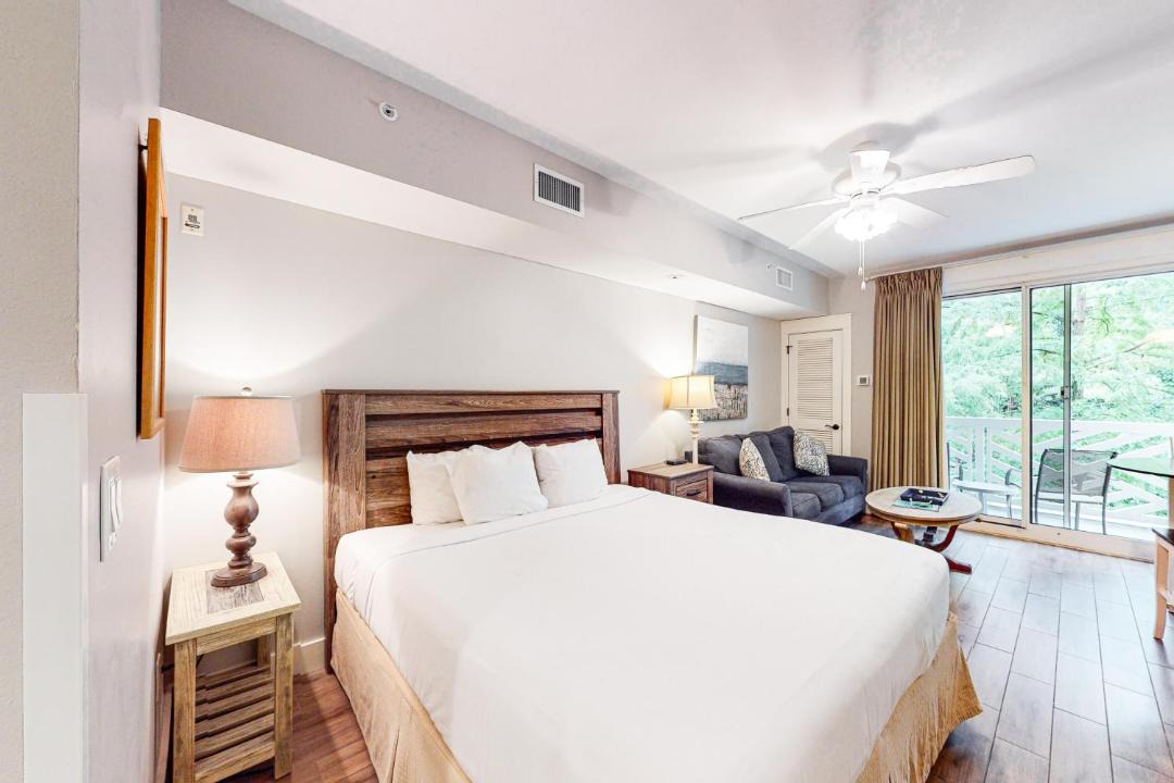 Photo of Bedroom in Baytowne Wharf