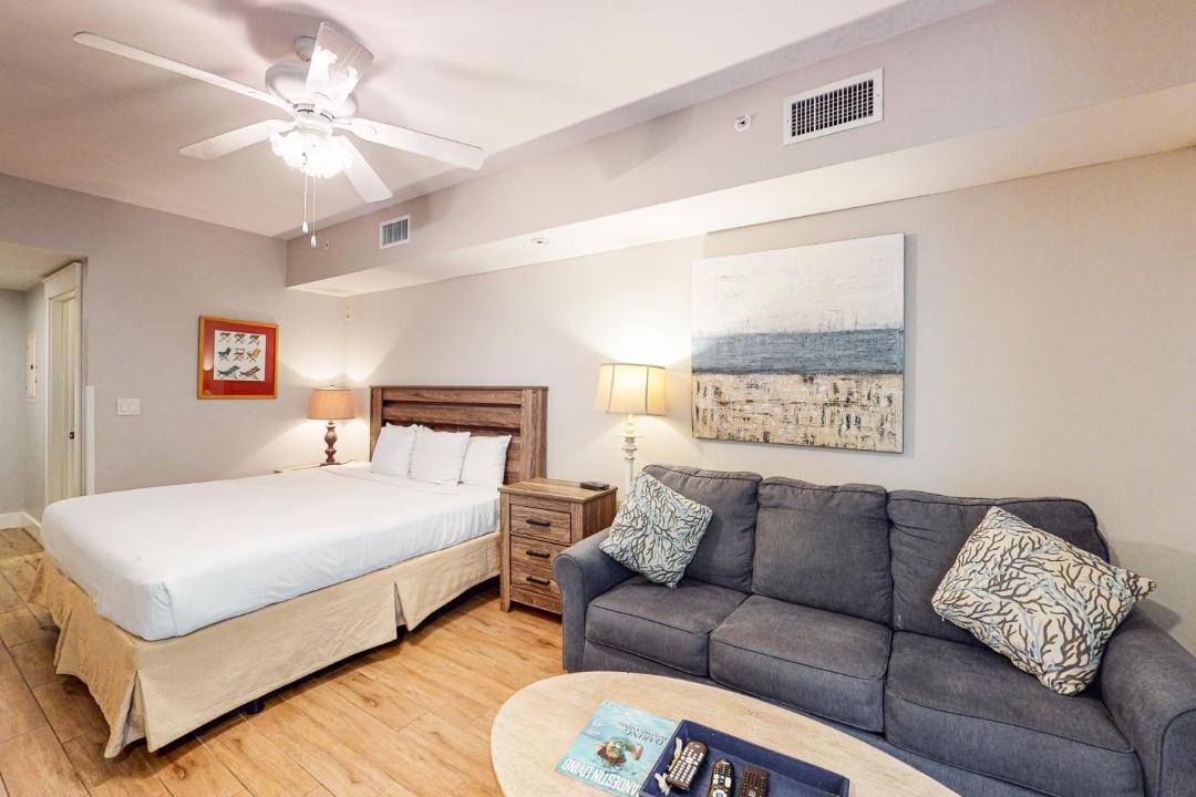 Photo of Bedroom in Baytowne Wharf