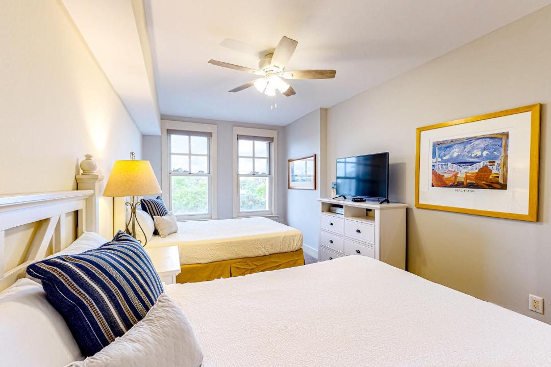 Photo of Bedroom in Baytowne Wharf