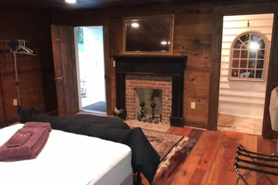 Photo of Bedroom in Clinton