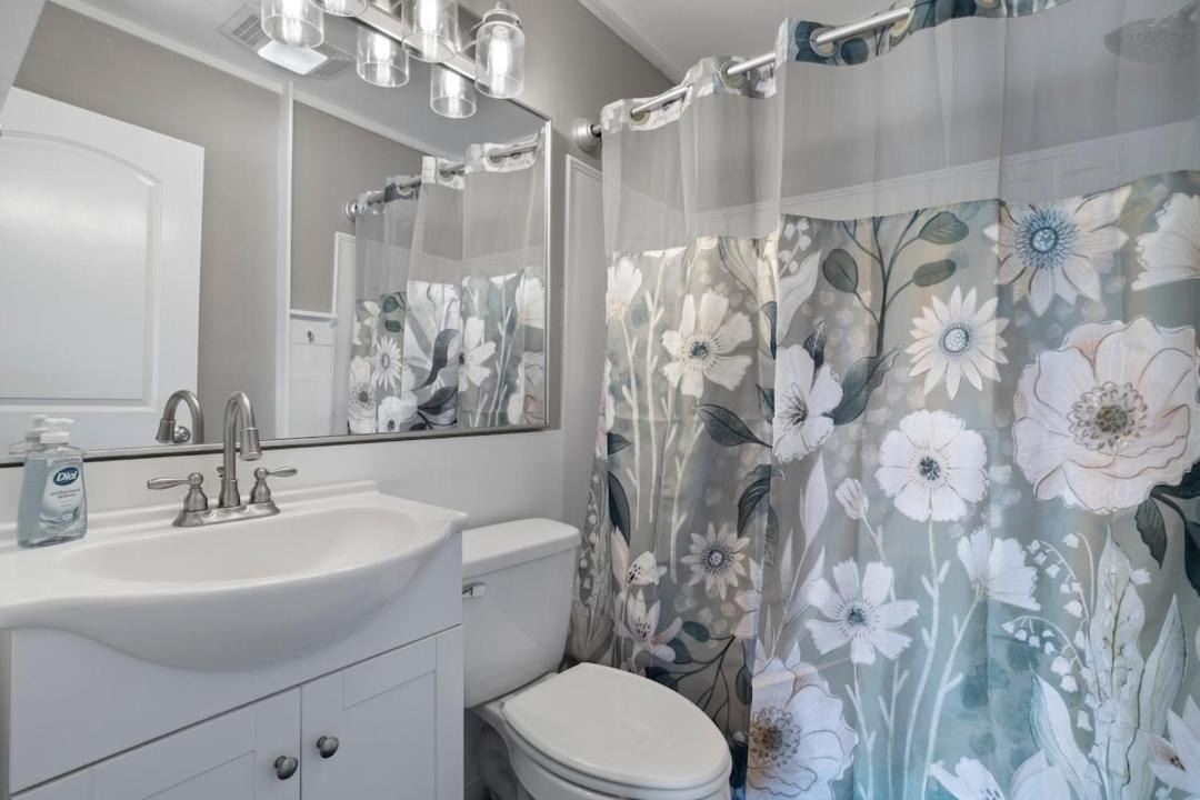 Photo of Bathroom in Bay St Louis