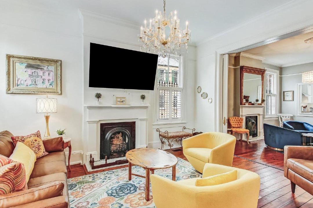 Photo of Livingroom in Historic District - North