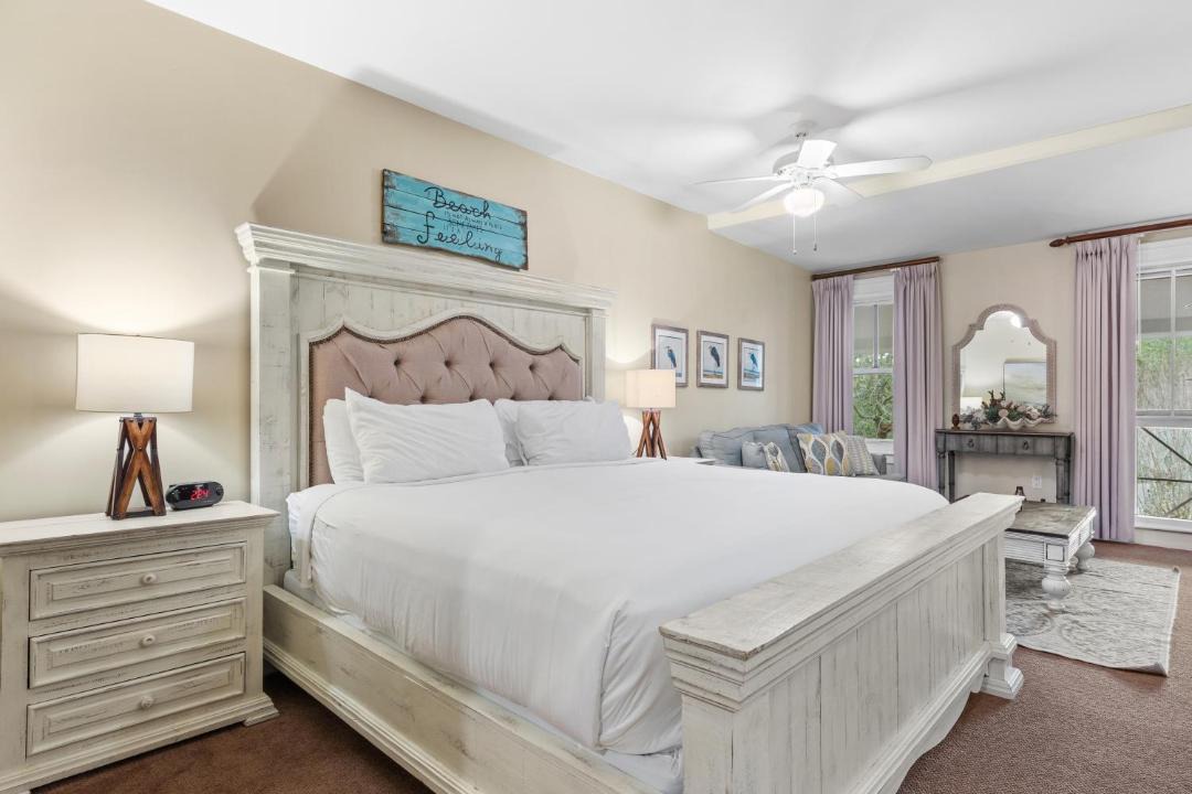 Photo of Bedroom in Baytowne Wharf